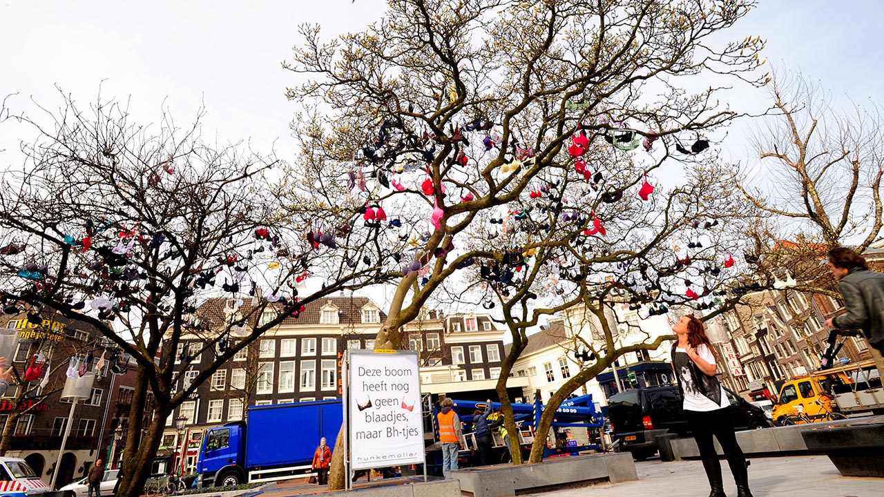 Hunkemoller-BH-Boom-pr-guerilla-marketing